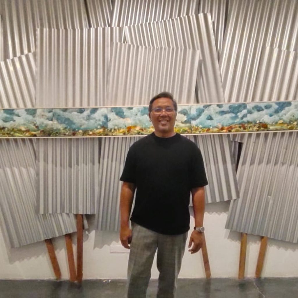 Ket Foto: Launching pameran dari pelukis senior Putu Winata, menggambarkan objek sawah di Desa Jatiluwih Kec. Penebel, Tabanan, yang belakangan penuh kritik dan perenungan pasca peristiwa pemasangan seng, Sabtu (24/1/2026).