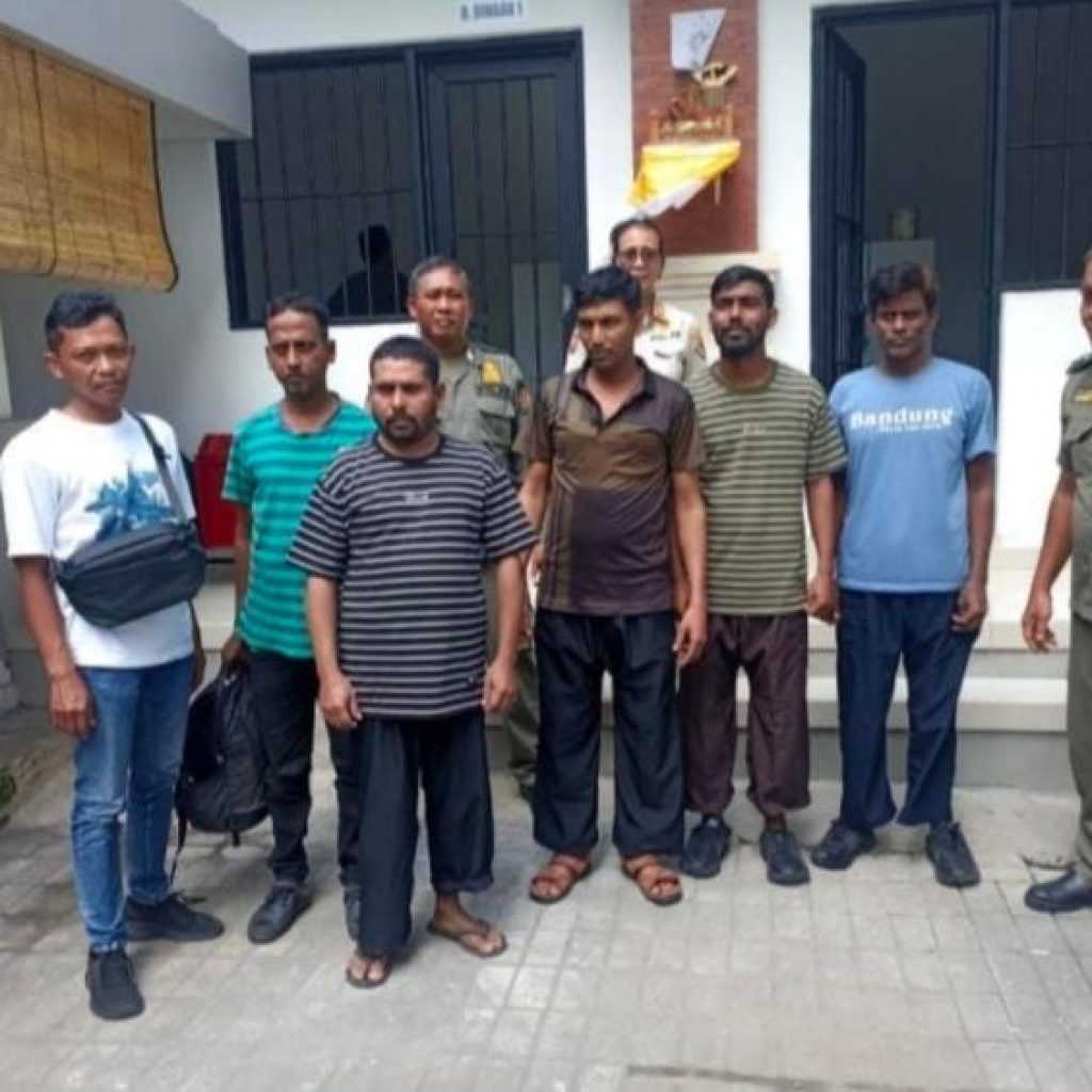 Ket Foto: Ada 7 WNA Bangladesh diamankan ke Rumah Detensi Imigrasi Denpasar, mereka akan menjalani pendetensian dan deportasi, Sabtu (21/2/2026).
