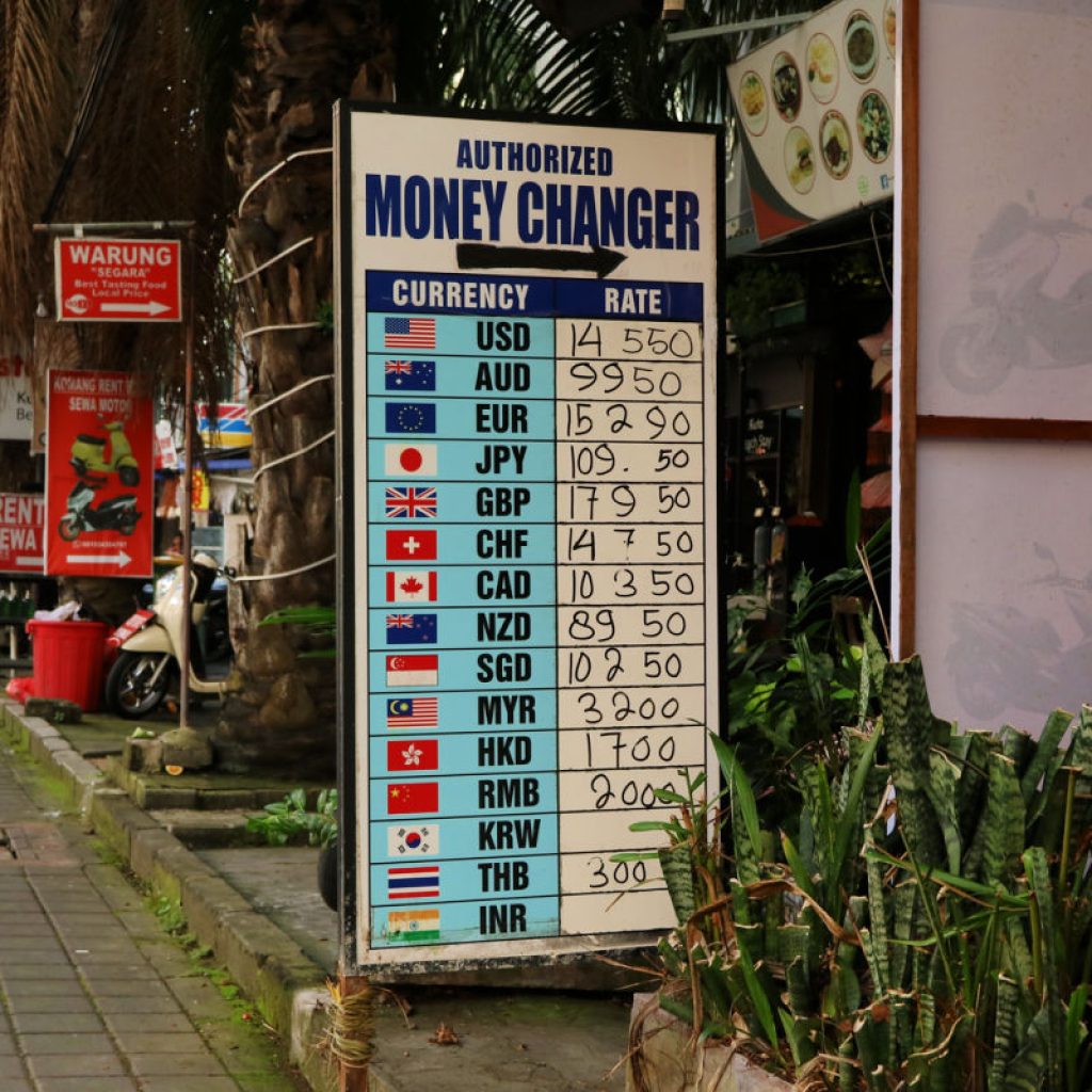 Money-Changer-In-Bali-Closed-Down-After-Scamming-Tourists-Out-Of-Hundreds-Of-Dollars