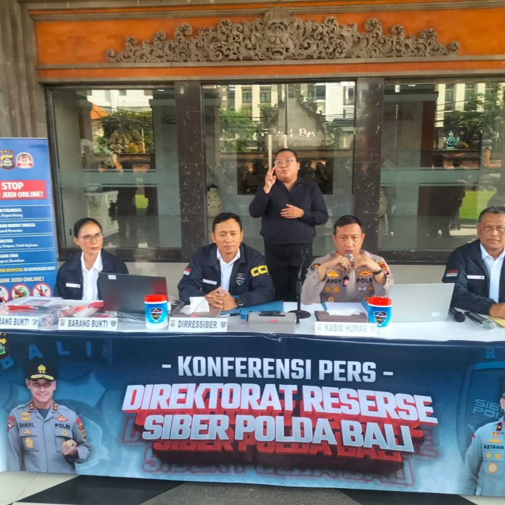 Ket Foto Ist: Ditressiber Polda Bali berhasil meringkus pelaku kasus judi online jaringan internasional dan prostitusi daring, Rabu (29/4/2026).