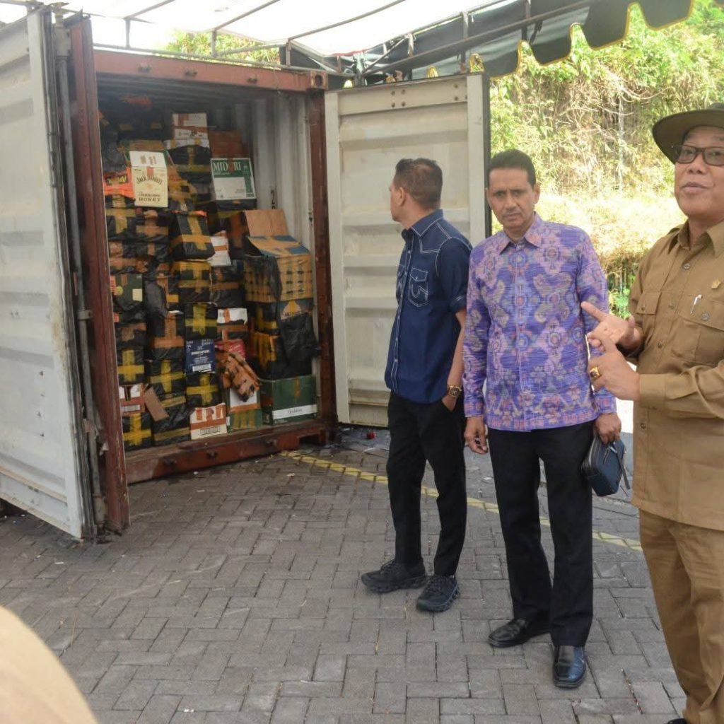 Ket Foto: Kunjungan kerja dari Komisi I DPRD Bali ke Kantor Bea Cukai, Ngurah Rai, Badung, Selasa (4/8/2026).