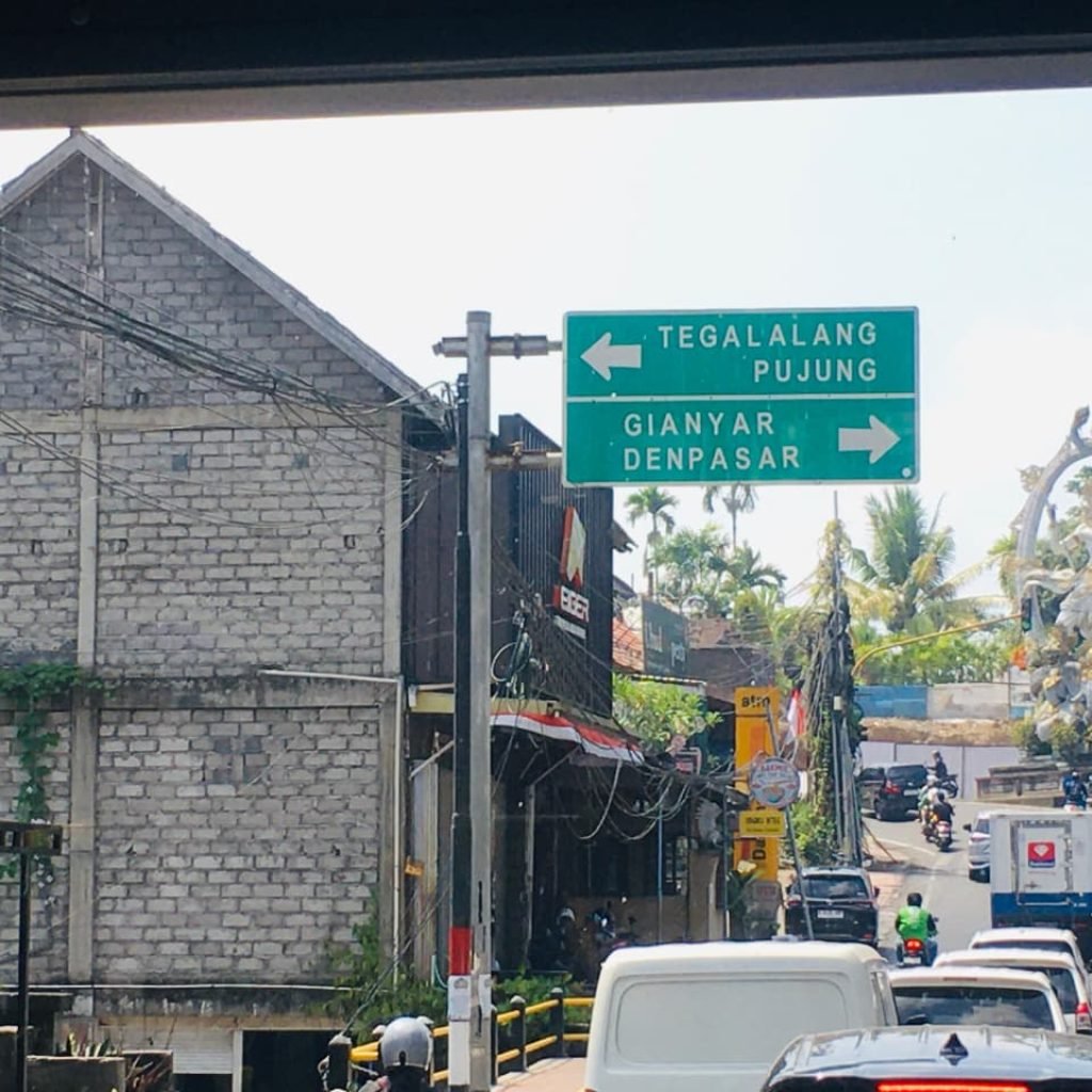 Ket Foto: Dr. Somvir selaku anggota Komisi I DPRD Bali, mendukung penerapan aksara, bahasa, dan sastra Bali, dalam ruang publik dan usaha di Bali, Minggu (23/8/2026).