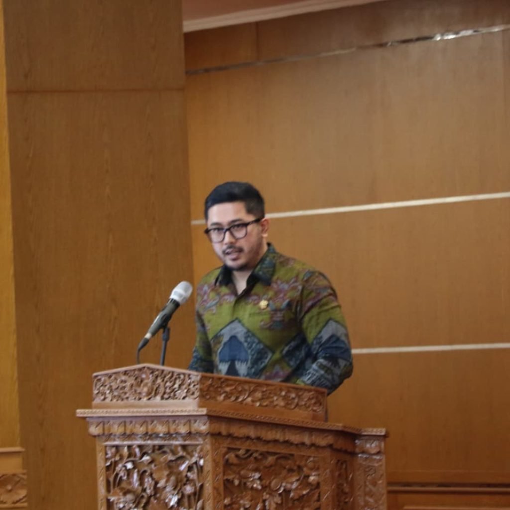 Ket Foto: Paripurna Ke-50 DPRD Bali - Fraksi Partai Golkar melalui pandangan yang dibacakan Agung Bagus Pratiksa Linggih, BA. (Hons), Senin (14/9/2026).
