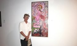 Ket Foto: Salah satu peserta pameran Himpunan Perupa Payangan, ditambilkan I Ketut Sunama, Jumat (18/9/2026).